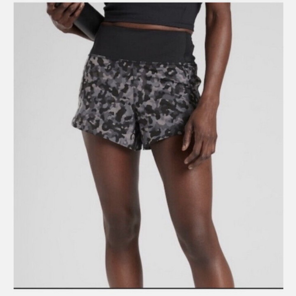 ATHLETA Running Free Shorts Size XS Camo